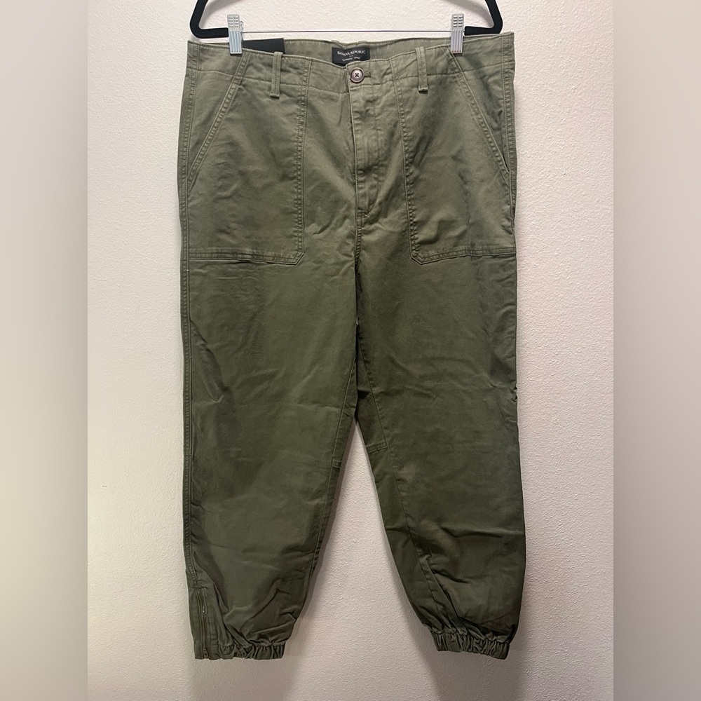 Size 16 GREEN Chino Joggers